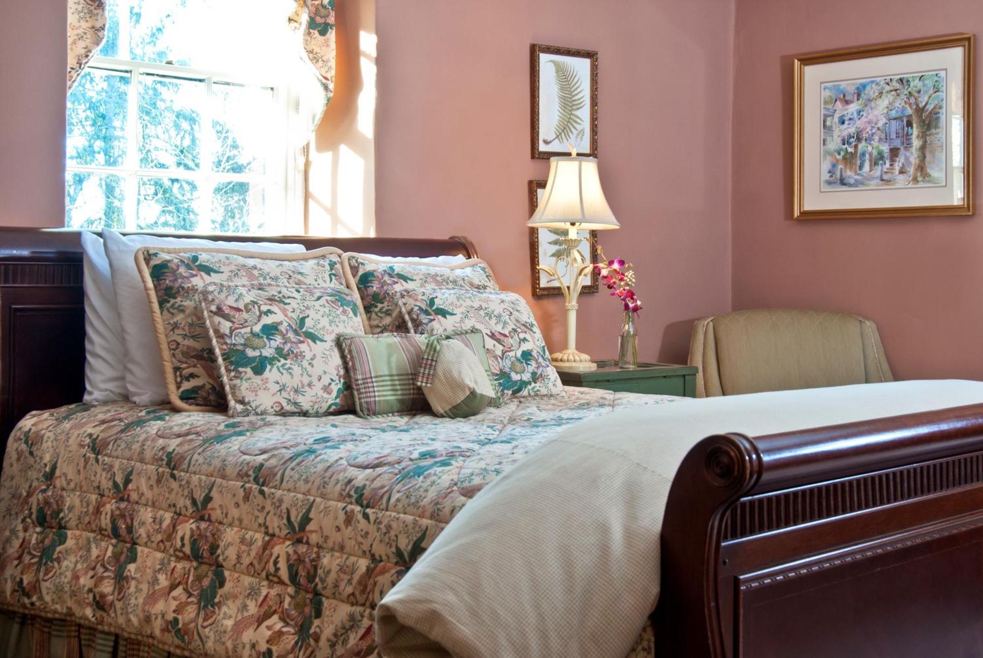 Wayside Inn Bed And Breakfast Ellicott City Room photo